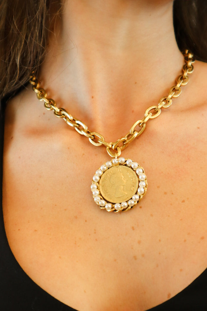 Queen’s Pearl Medallion Necklace